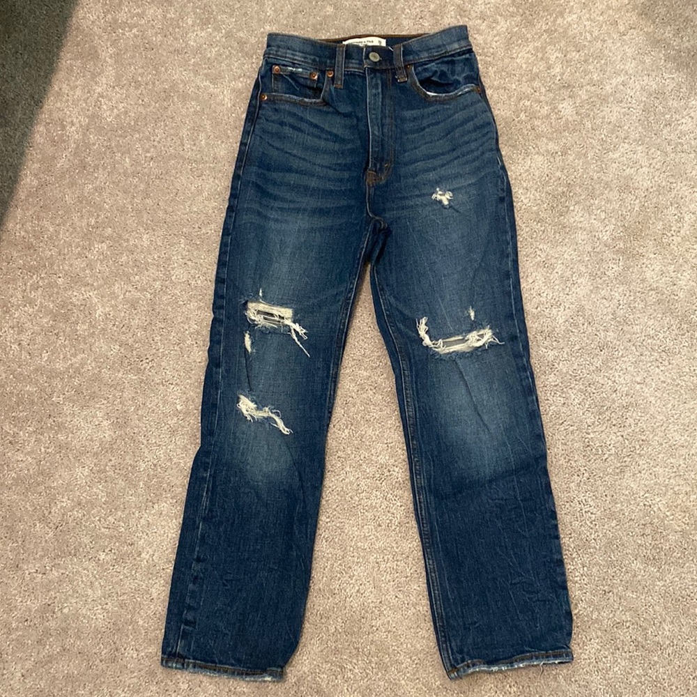 Women’s Abercrombie The Ankle Straight Ultra High Rise jeans. Size 25